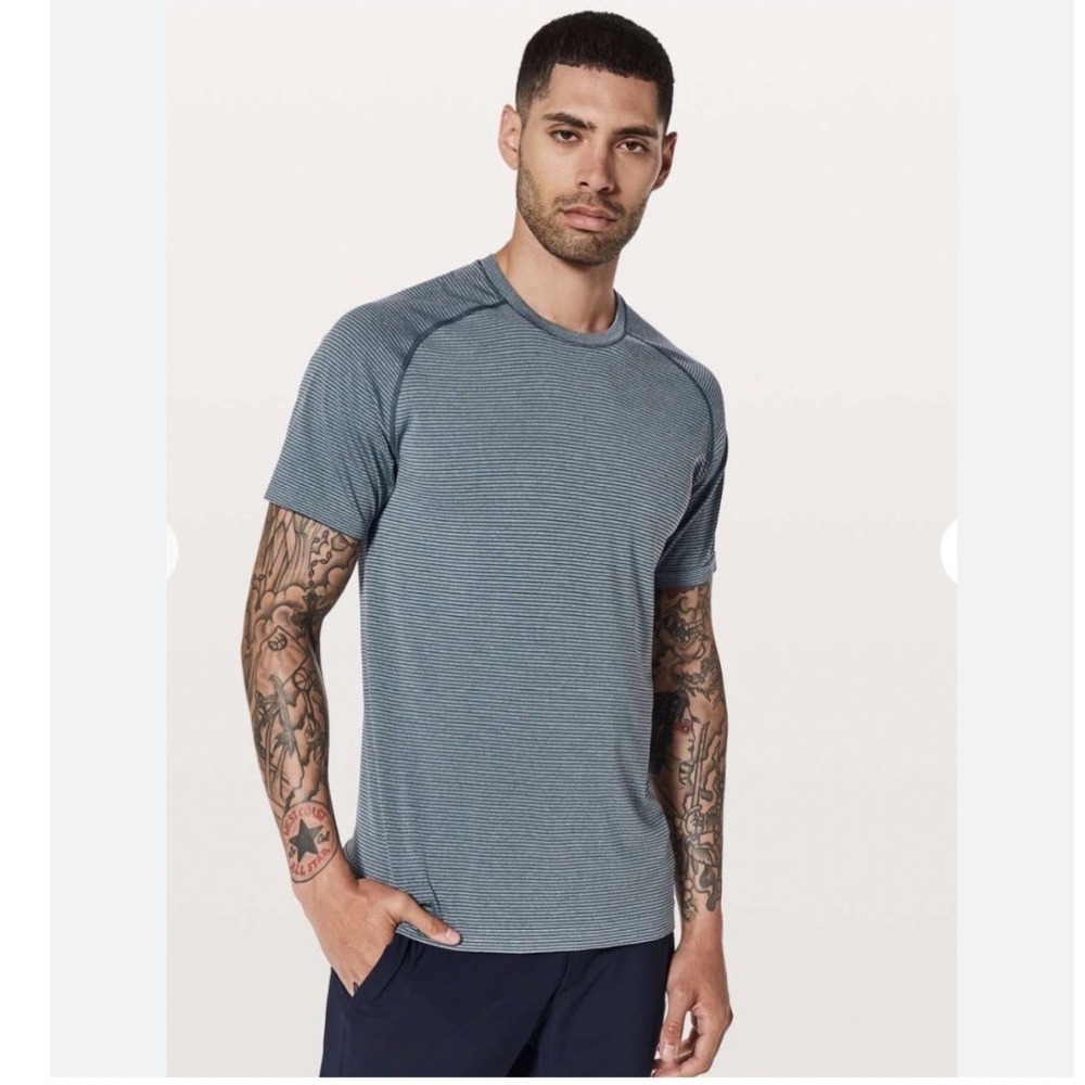 Lululemon Metal Vent Tech Short Sleeve Shirt Mens Blue Small